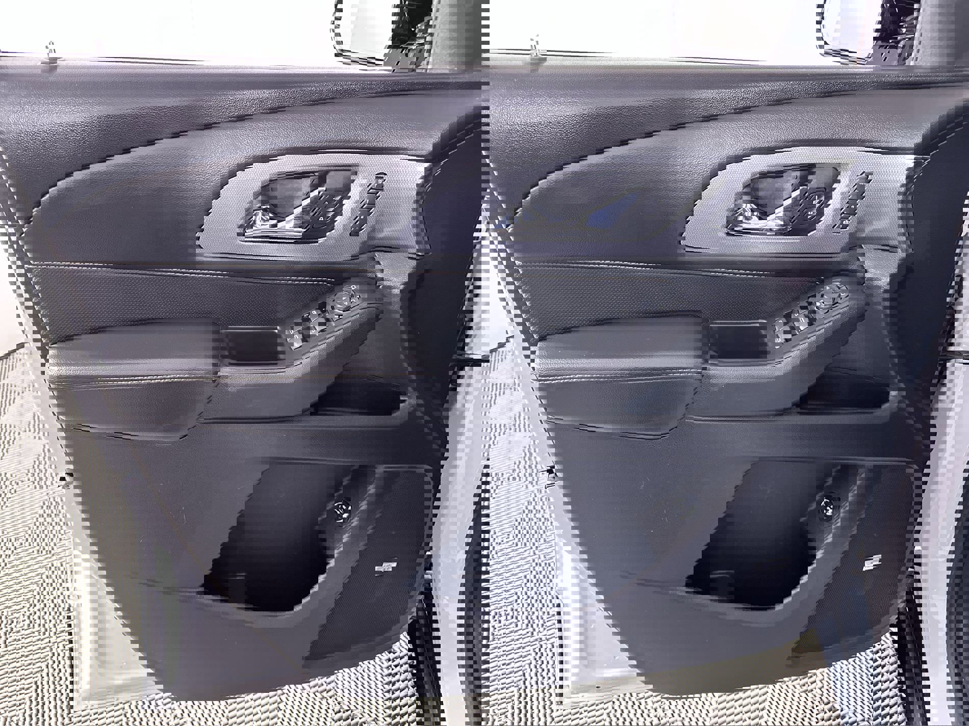 Used 2018 Chevrolet Traverse Premier w/ Redline Edition image 59