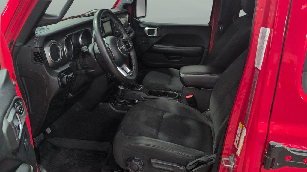 Used 2018 Jeep Wrangler Unlimited Sahara w/ Uconnect 4C Nav & Sound Group AWD/4WD image 8