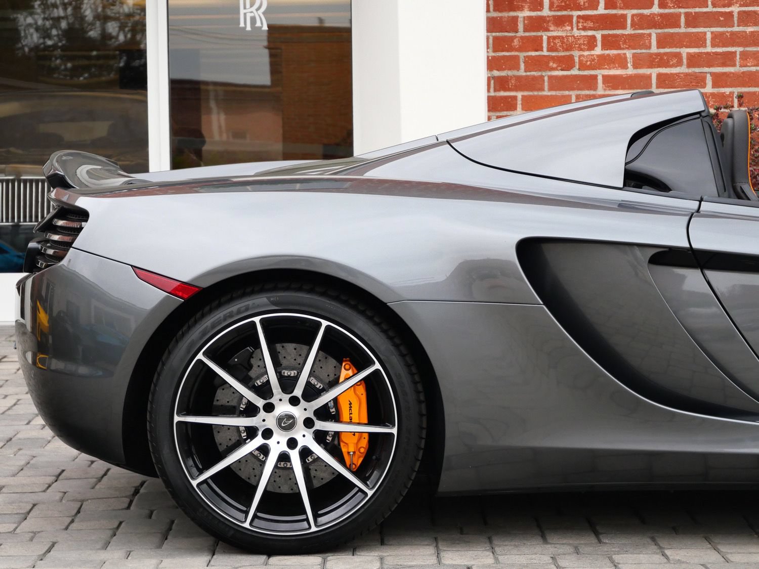 Used 2013 McLaren MP4-12C Spider RWD image 14