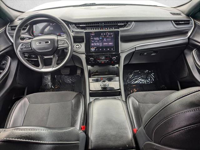 Used 2023 Jeep Grand Cherokee Altitude image 16