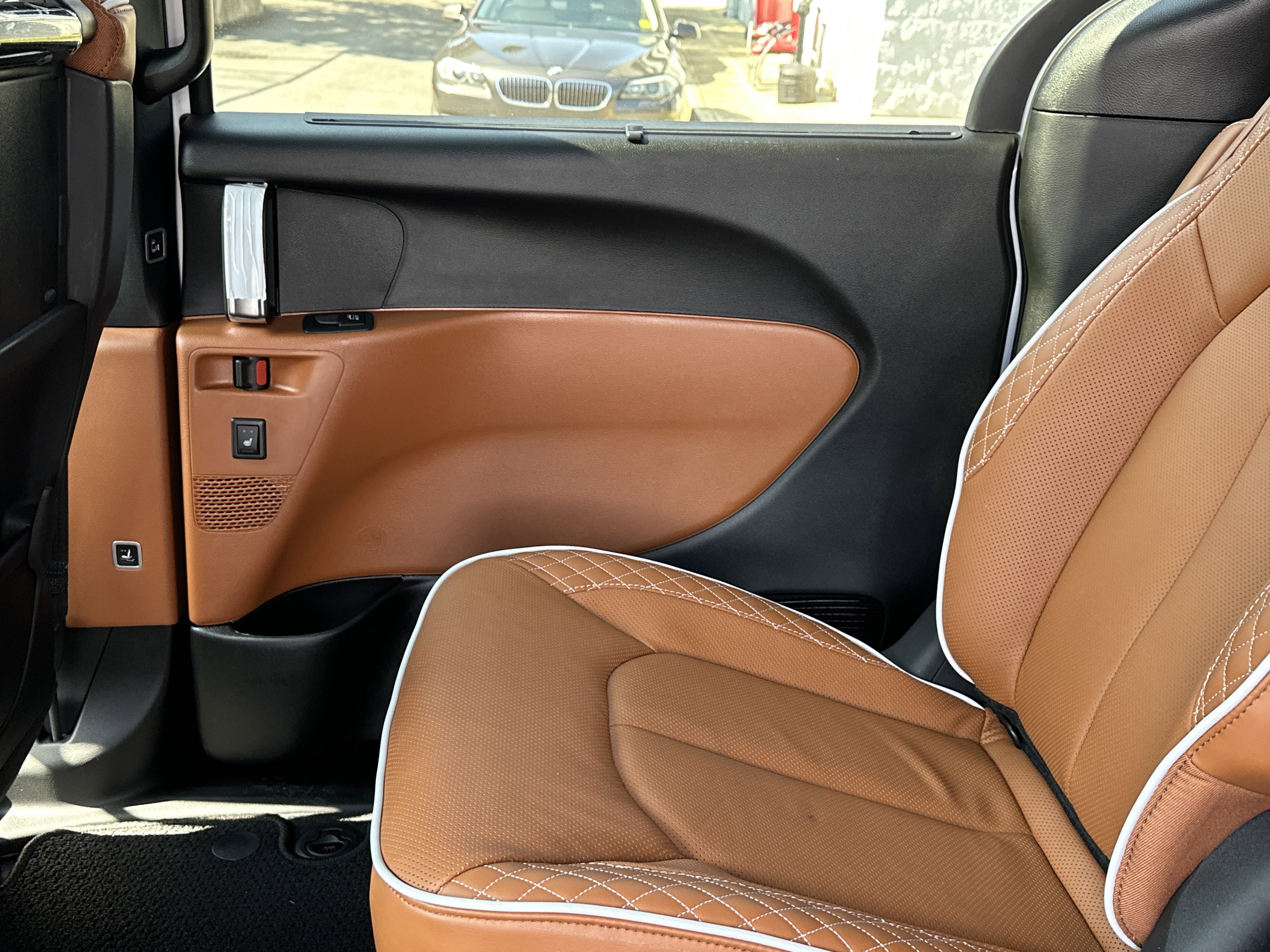 New 2026 Chrysler Pacifica Pinnacle image 15