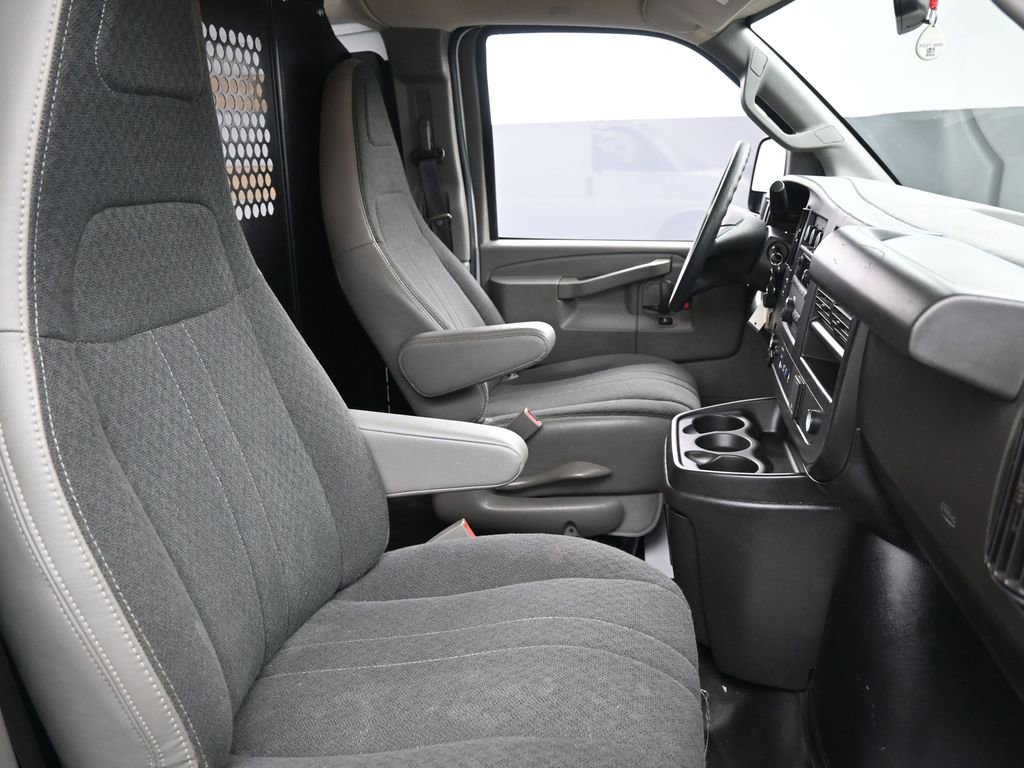 Used 2024 Chevrolet Express 2500 w/ Driver Convenience Package image 26