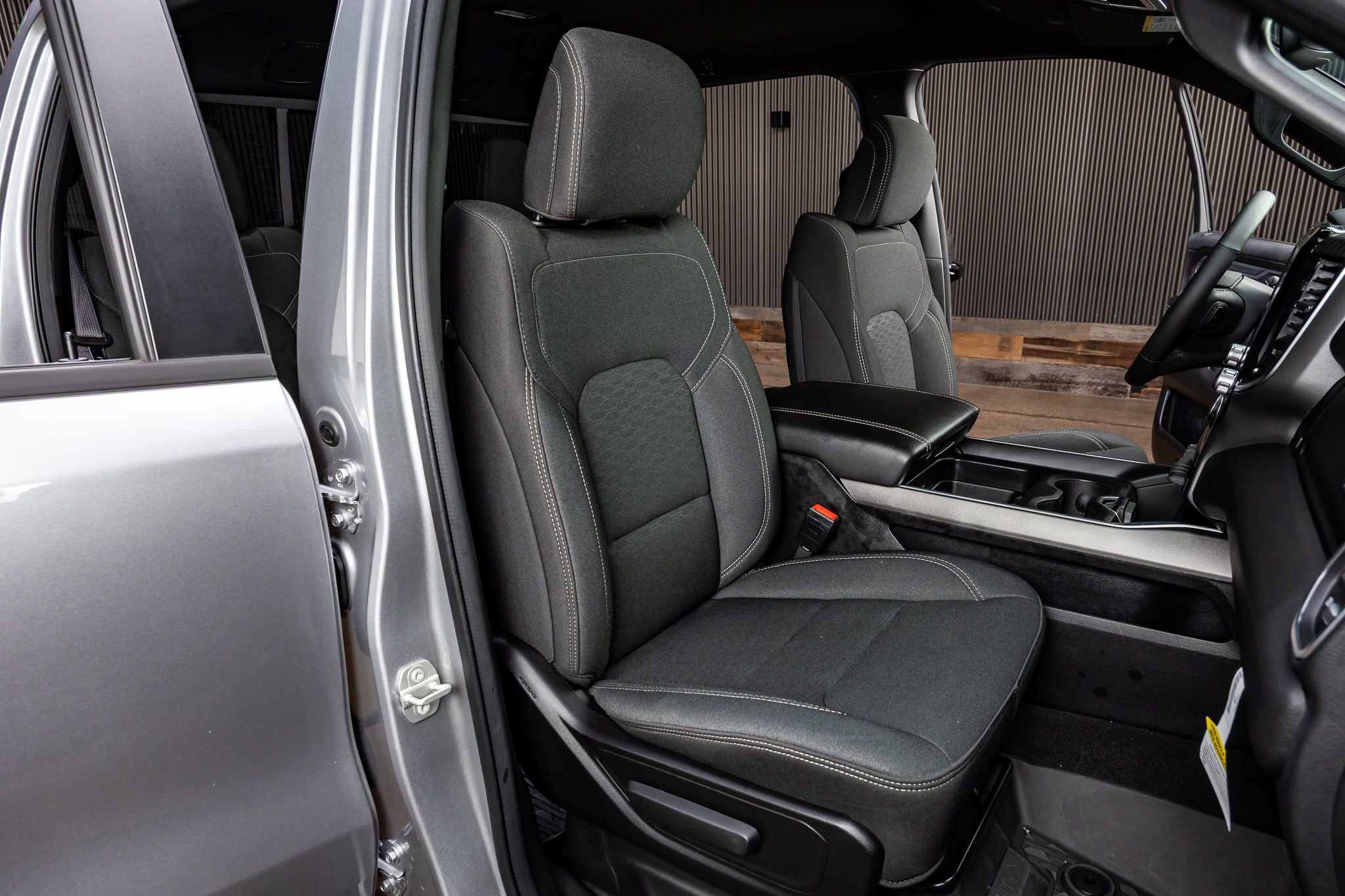 Used 2025 RAM 1500 Big Horn image 32