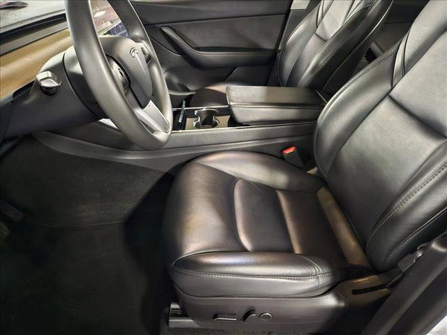 Used 2021 Tesla Model Y Long Range AWD/4WD image 16