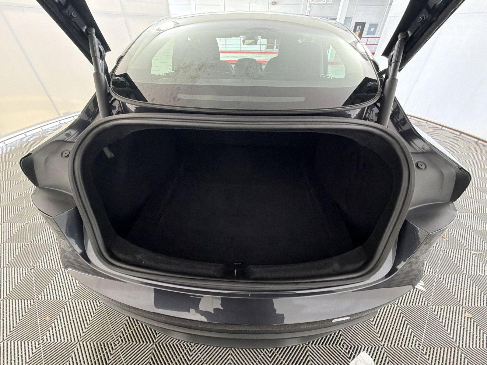 Used 2024 Tesla Model 3 Standard Range image 26