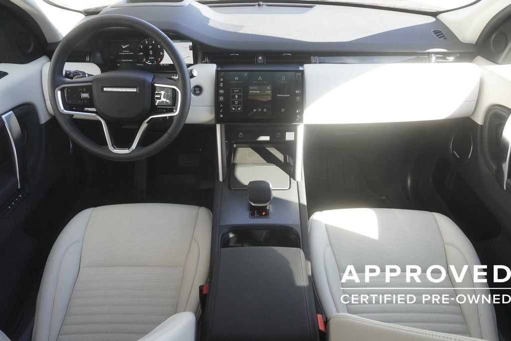 Used 2025 Land Rover Discovery Sport S image 9