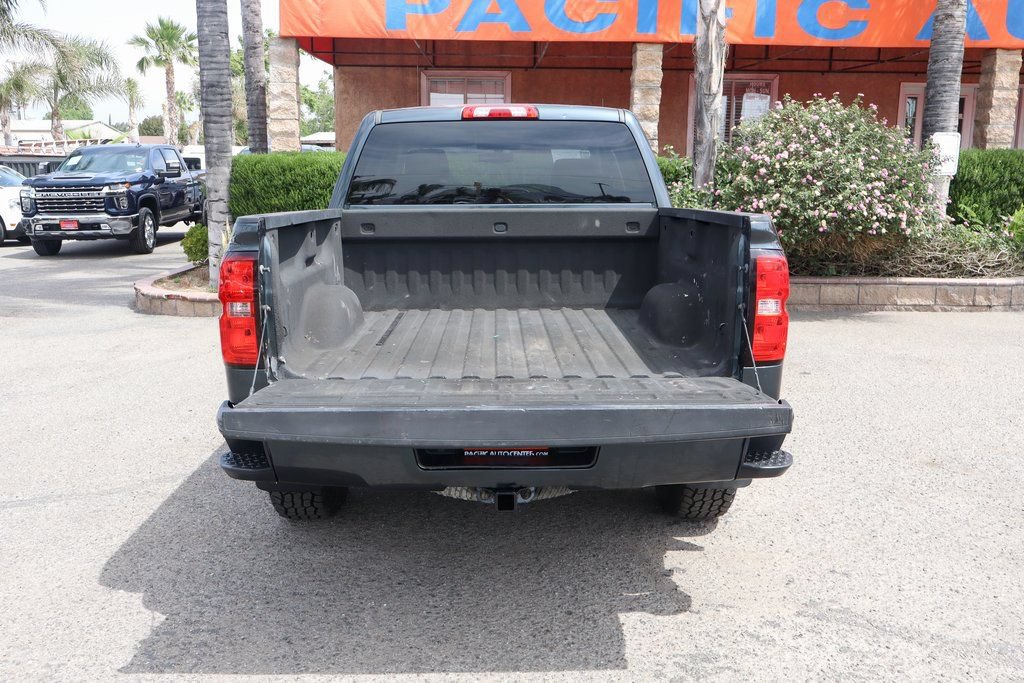 Used 2018 Chevrolet Silverado 1500 LT w/ All Star Edition AWD/4WD image 8