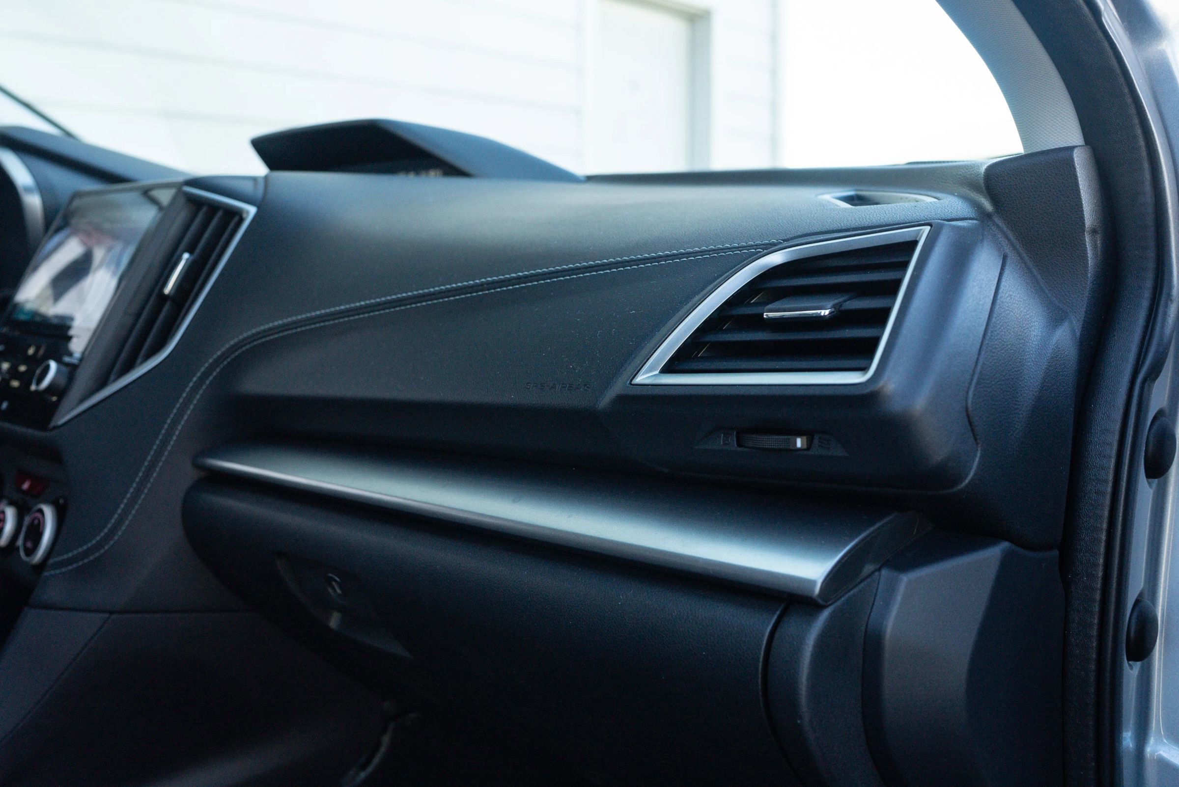 Used 2017 Subaru Impreza 2.0i Limited image 13