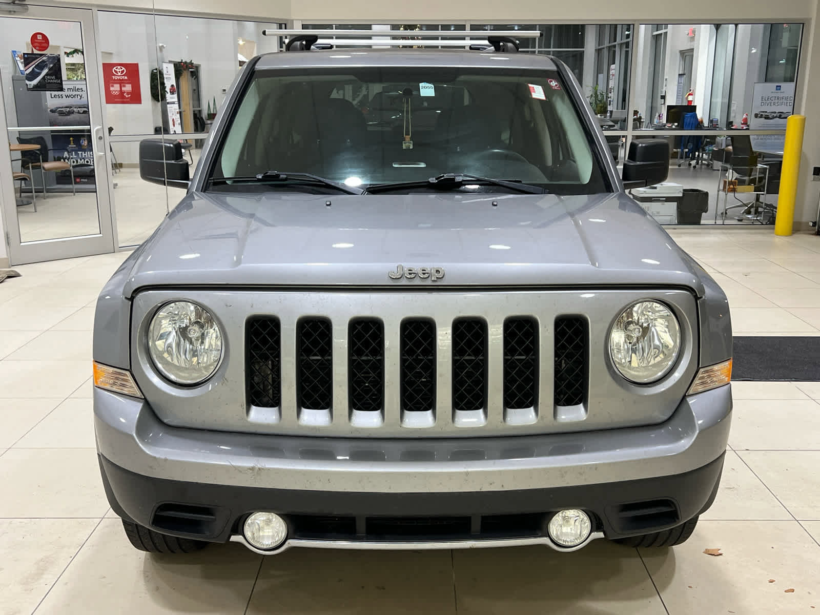 Used 2017 Jeep Patriot High Altitude image 2