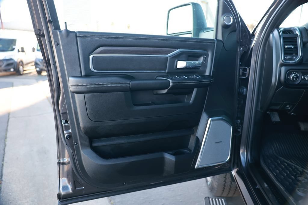 New 2026 RAM 3500 Laramie AWD/4WD image 13