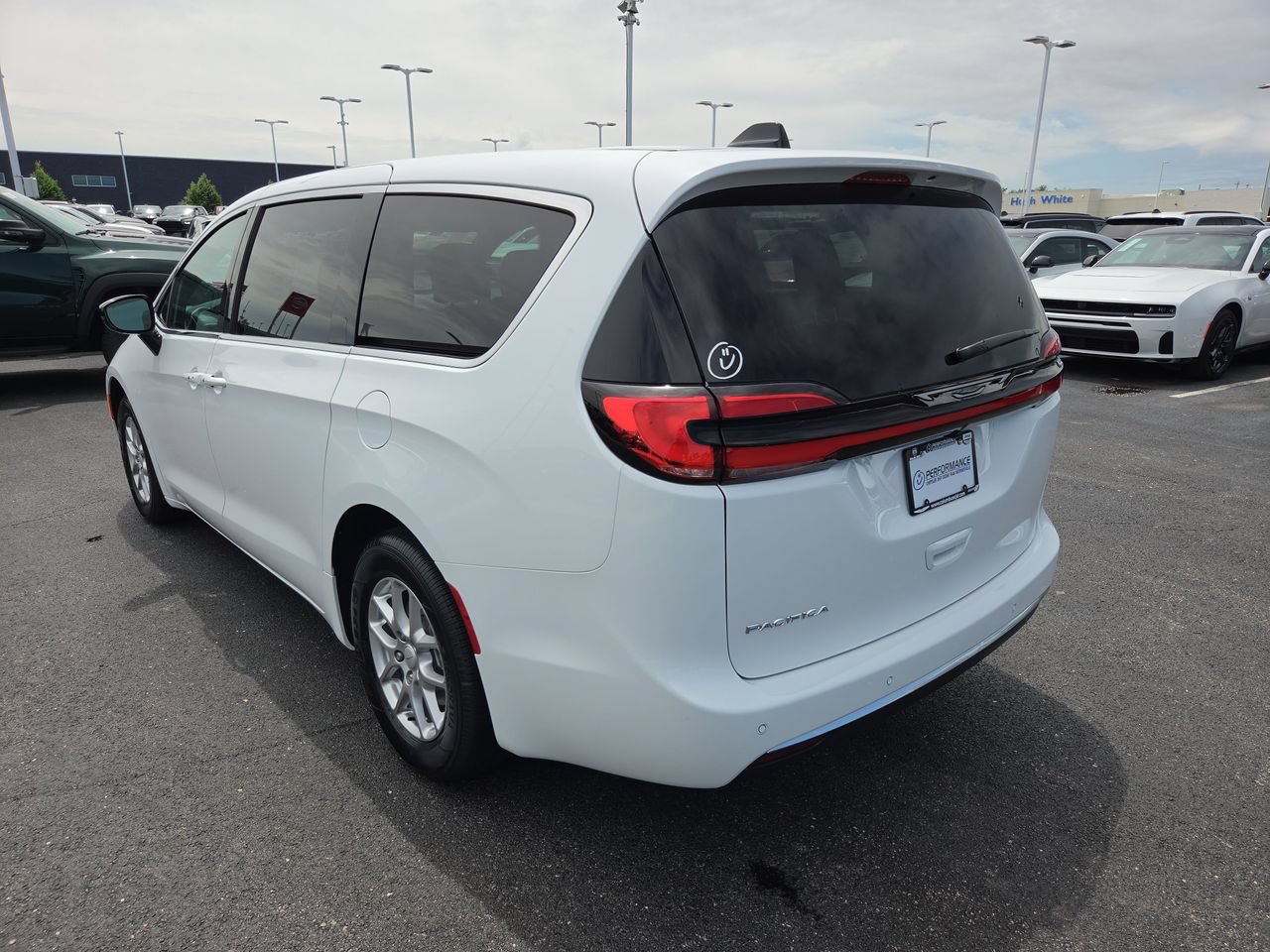 New 2027 Chrysler Pacifica Select w/ Family Tech Group FWD image 5