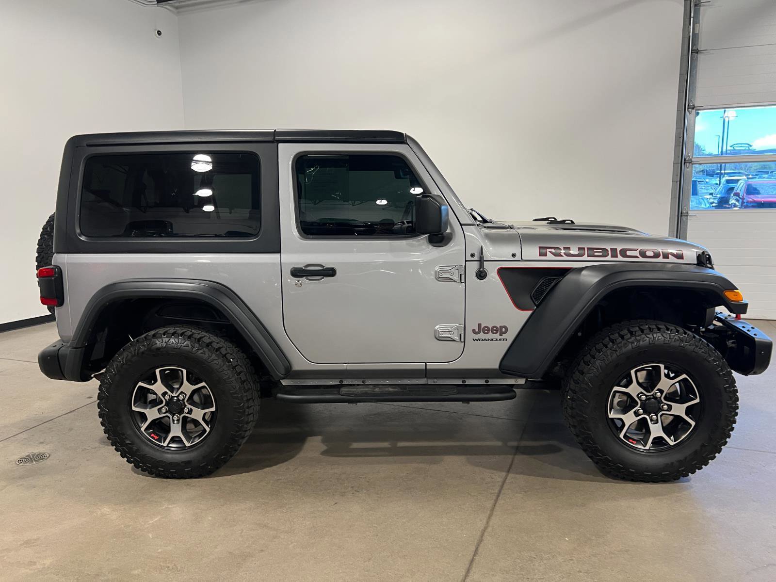 Used 2018 Jeep Wrangler Rubicon AWD/4WD image 2