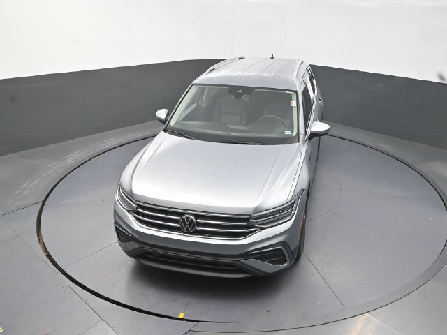 Used 2023 Volkswagen Tiguan SE FWD image 24