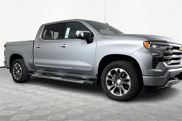 Used 2024 Chevrolet Silverado 1500 High Country w/ Technology Package image 2