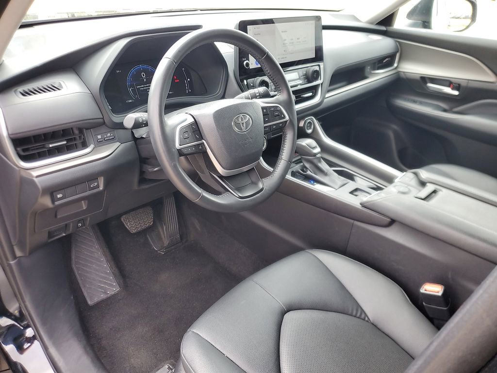 Used 2025 Toyota Grand Highlander FWD image 17
