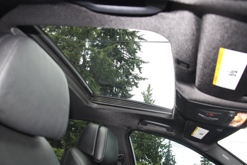 Used 2011 BMW 535i xDrive Sedan AWD/4WD image 9