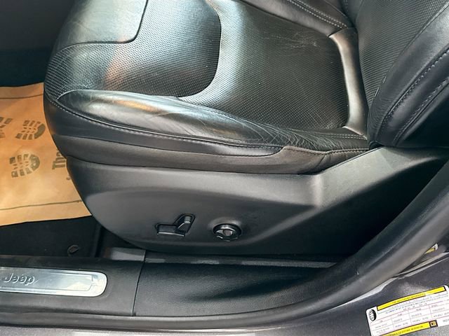 Used 2021 Jeep Cherokee Limited AWD/4WD image 19