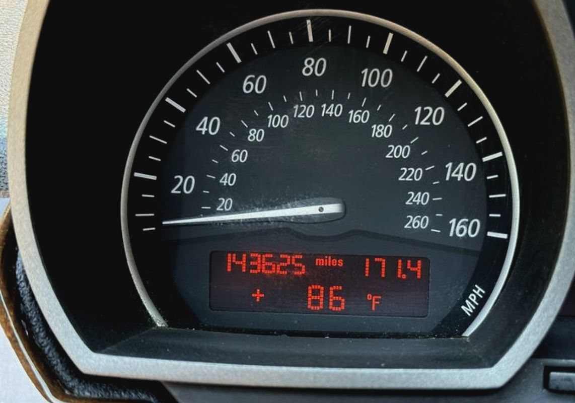 Used 2004 BMW Z4 2.5i RWD image 24