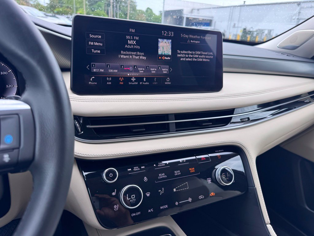 Used 2023 INFINITI QX60 Luxe w/ Performance Audio Package FWD image 35