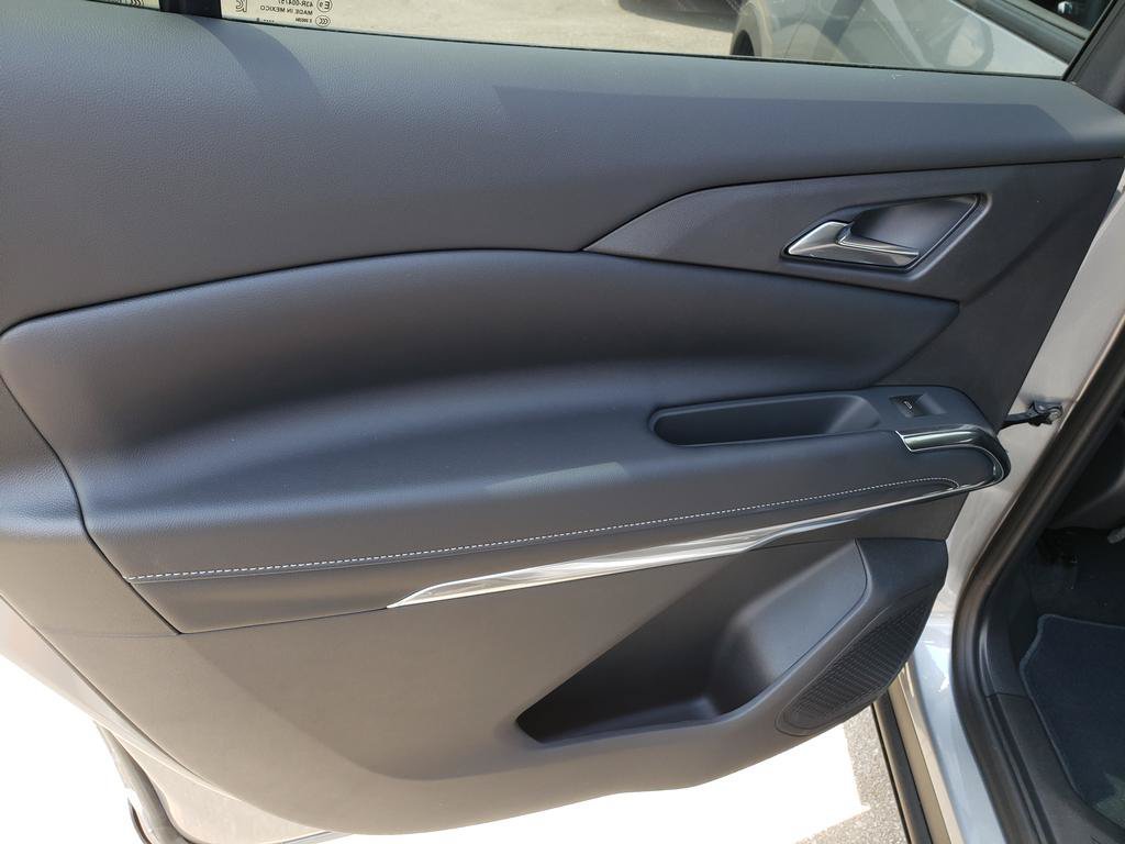 Used 2026 Chevrolet Traverse LT w/ Sun and Wheel Package FWD image 17