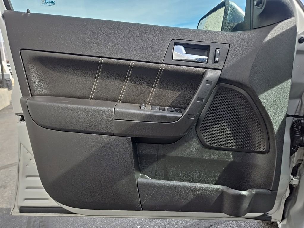 Used 2009 Ford Focus SEL image 13