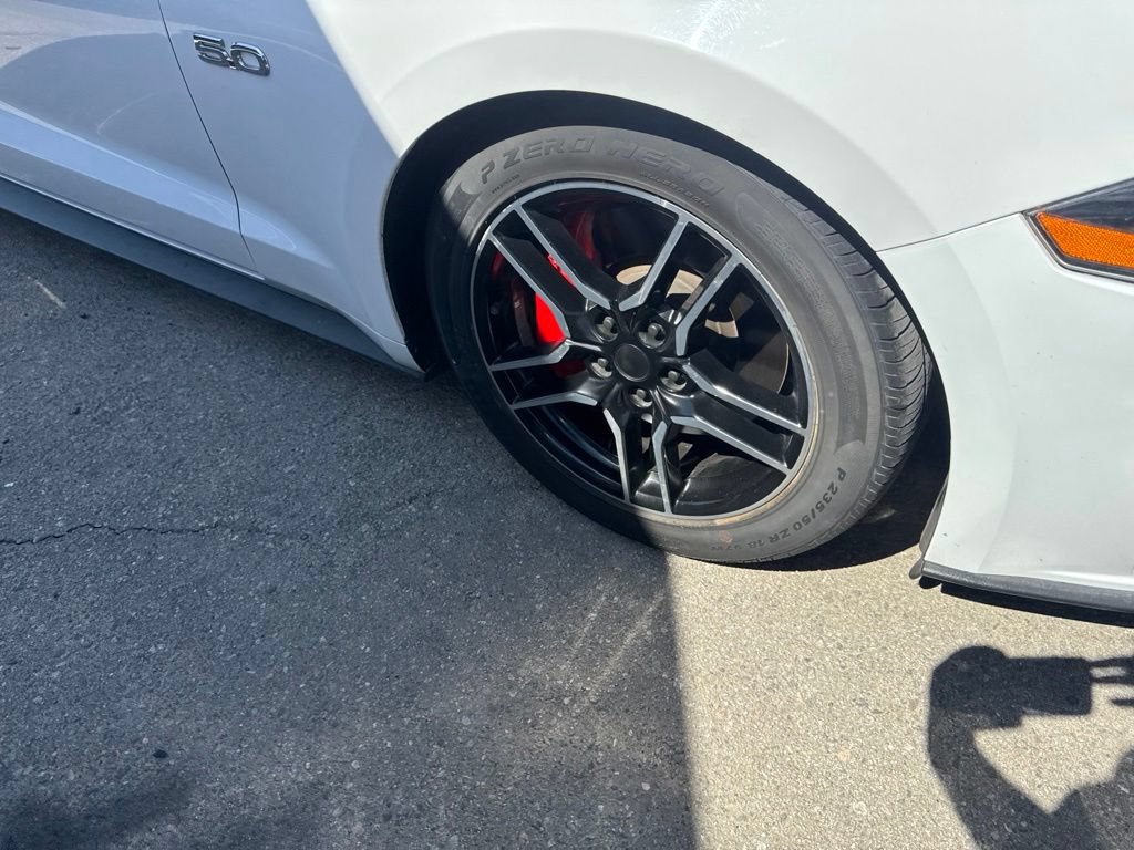 Used 2019 Ford Mustang GT RWD image 3
