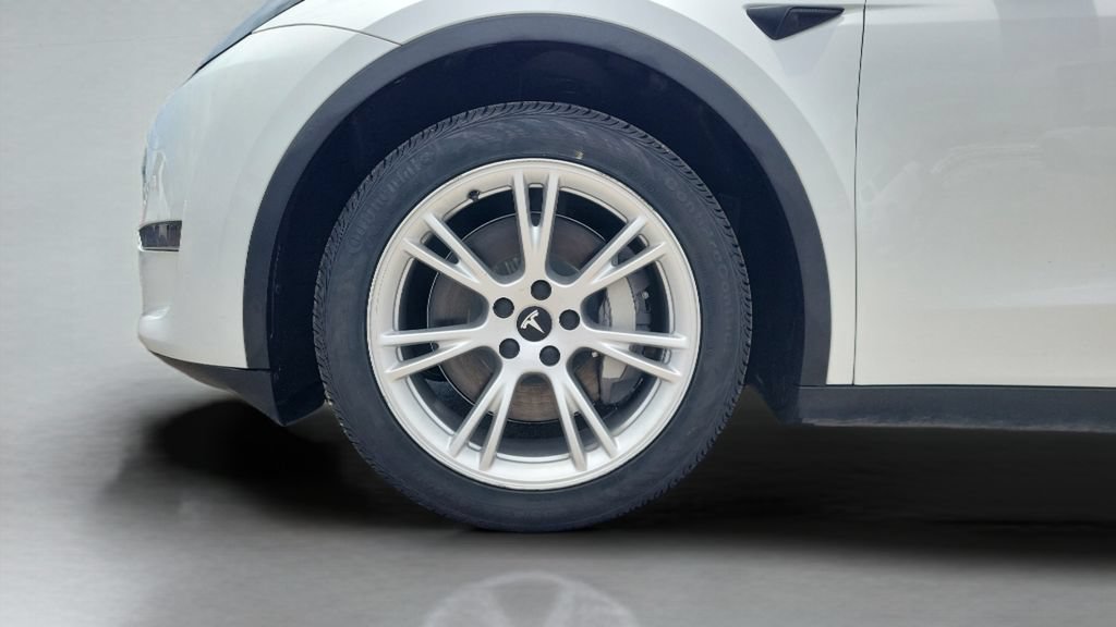 Used 2023 Tesla Model Y Long Range AWD/4WD image 11
