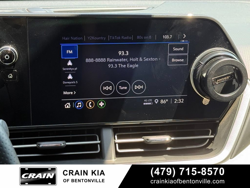 Used 2025 Chevrolet Trax RS FWD image 15