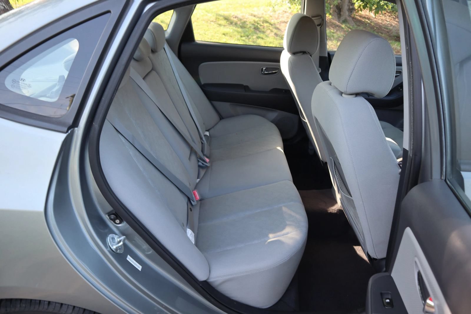 Used 2010 Hyundai Elantra GLS FWD image 18