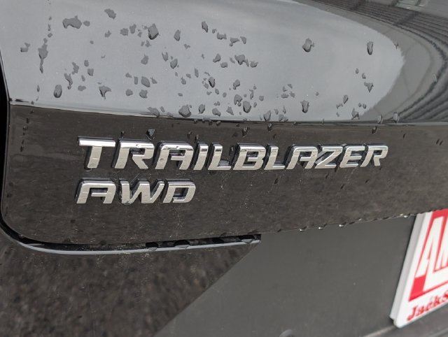 Used 2026 Chevrolet TrailBlazer LT w/ Convenience Package AWD/4WD image 9