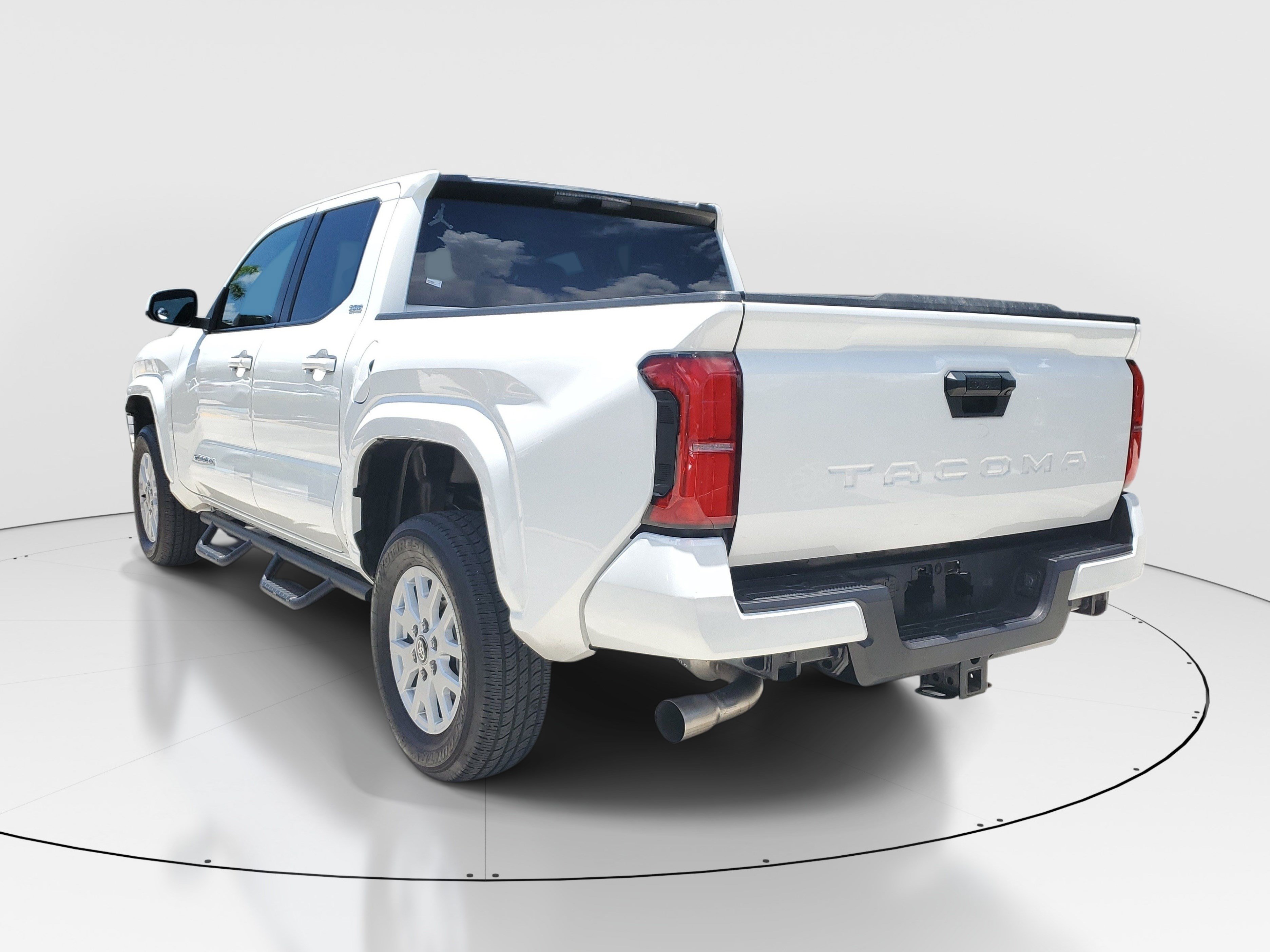 Used 2025 Toyota Tacoma SR5 RWD image 4
