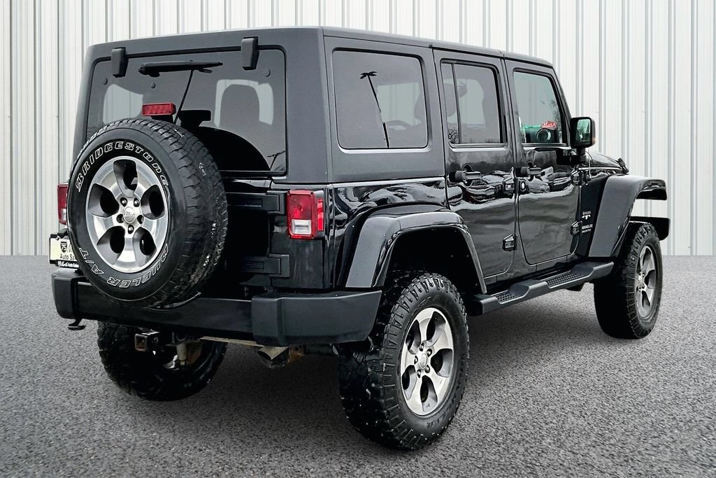 Used 2017 Jeep Wrangler Unlimited Sahara AWD/4WD image 6