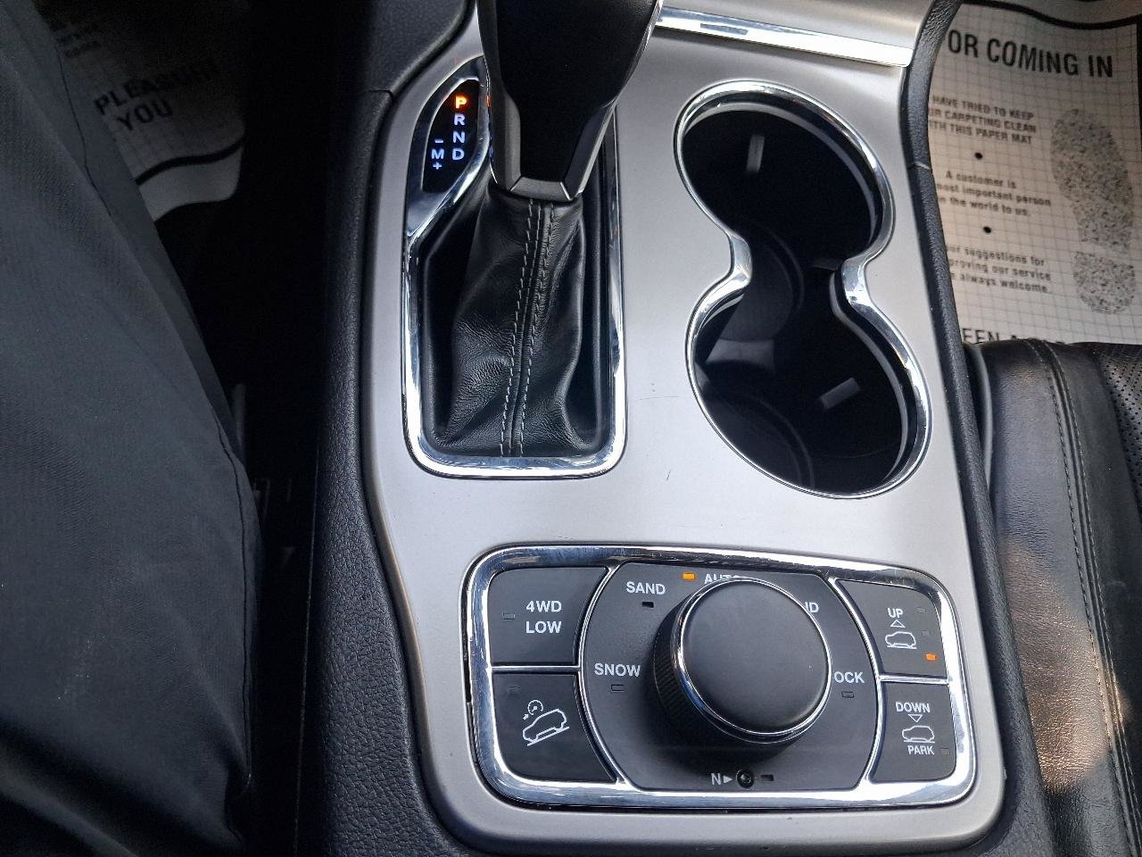 Used 2021 Jeep Grand Cherokee Overland AWD/4WD image 14