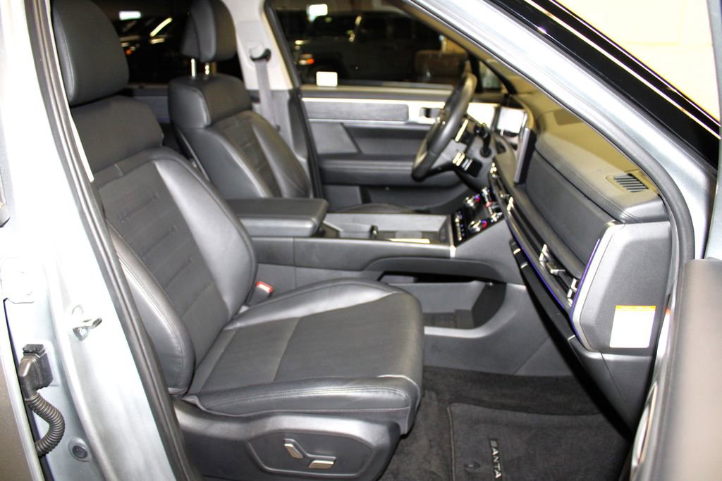 Used 2024 Hyundai Santa Fe Limited image 38
