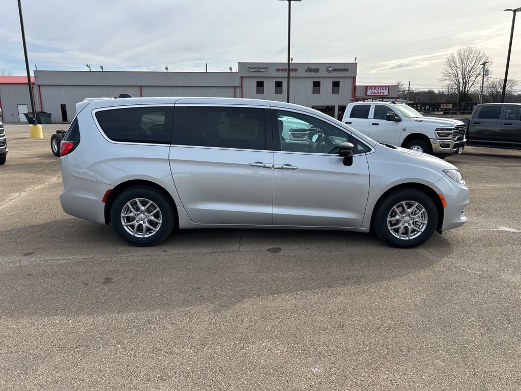 New 2026 Chrysler Voyager LX FWD image 6