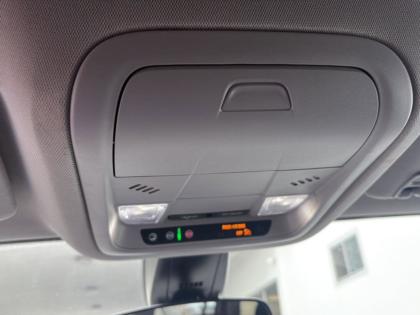 Used 2023 GMC Acadia SLE image 19