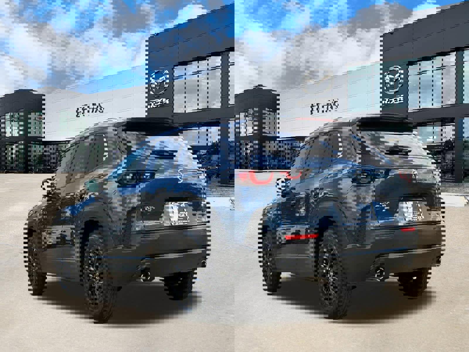 Used 2025 MAZDA CX-50 AWD 2.5 S w/ Premium Package image 2