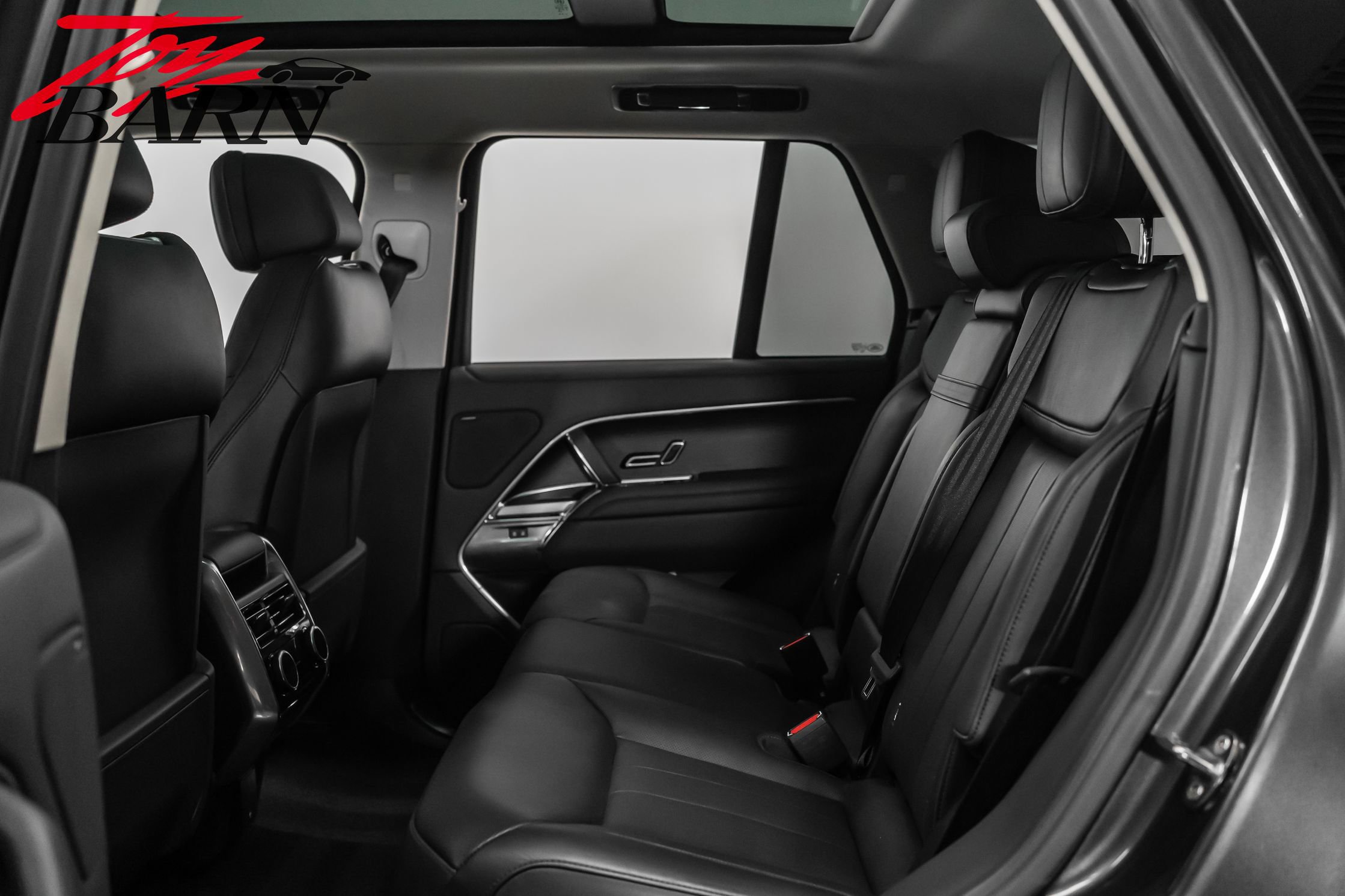 Used 2024 Land Rover Range Rover SE image 39