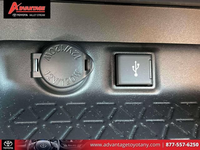 Used 2022 Toyota RAV4 XLE w/ Convenience Package AWD/4WD image 36