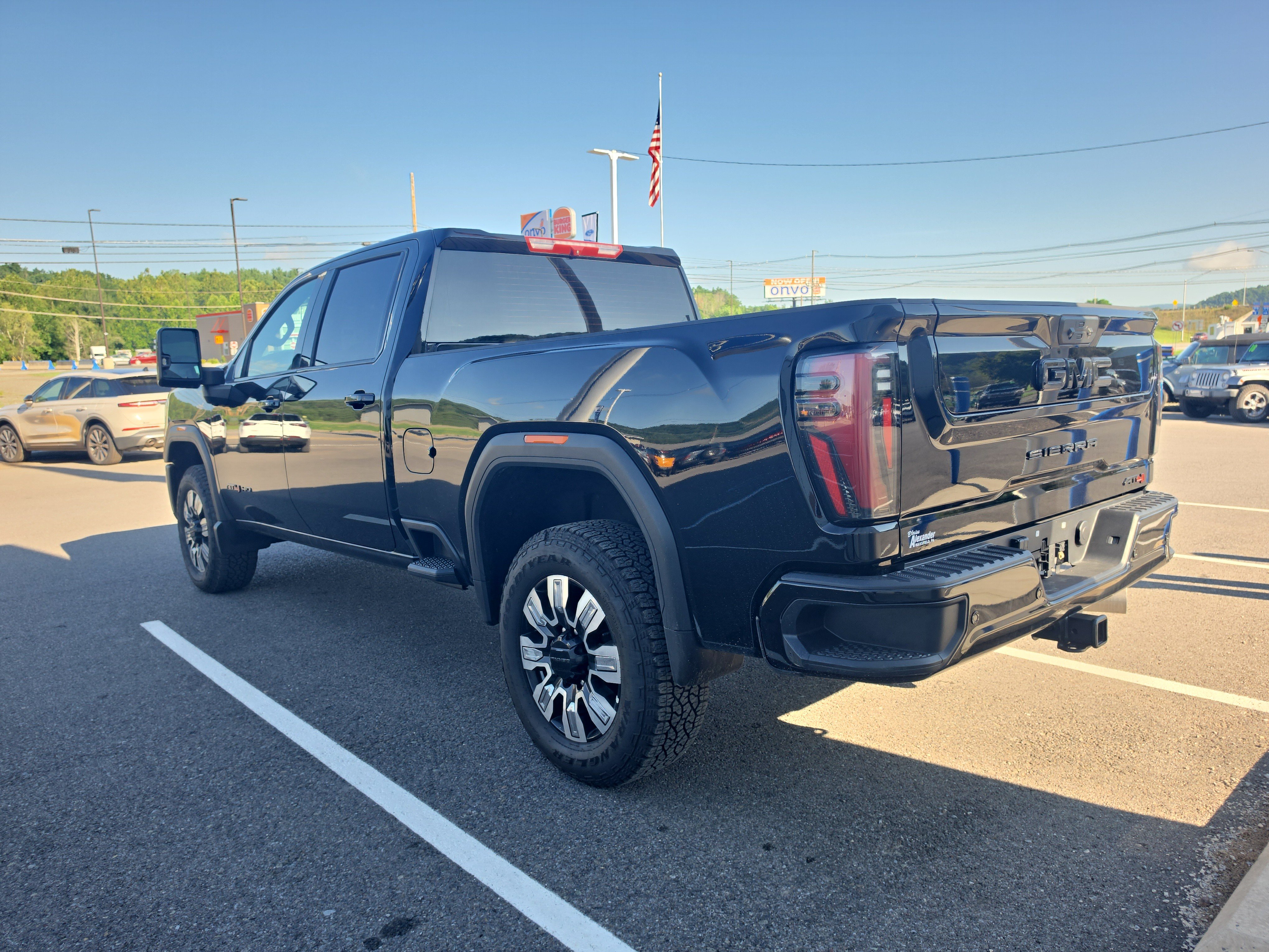 Used 2025 GMC Sierra 2500 AT4 AWD/4WD image 6