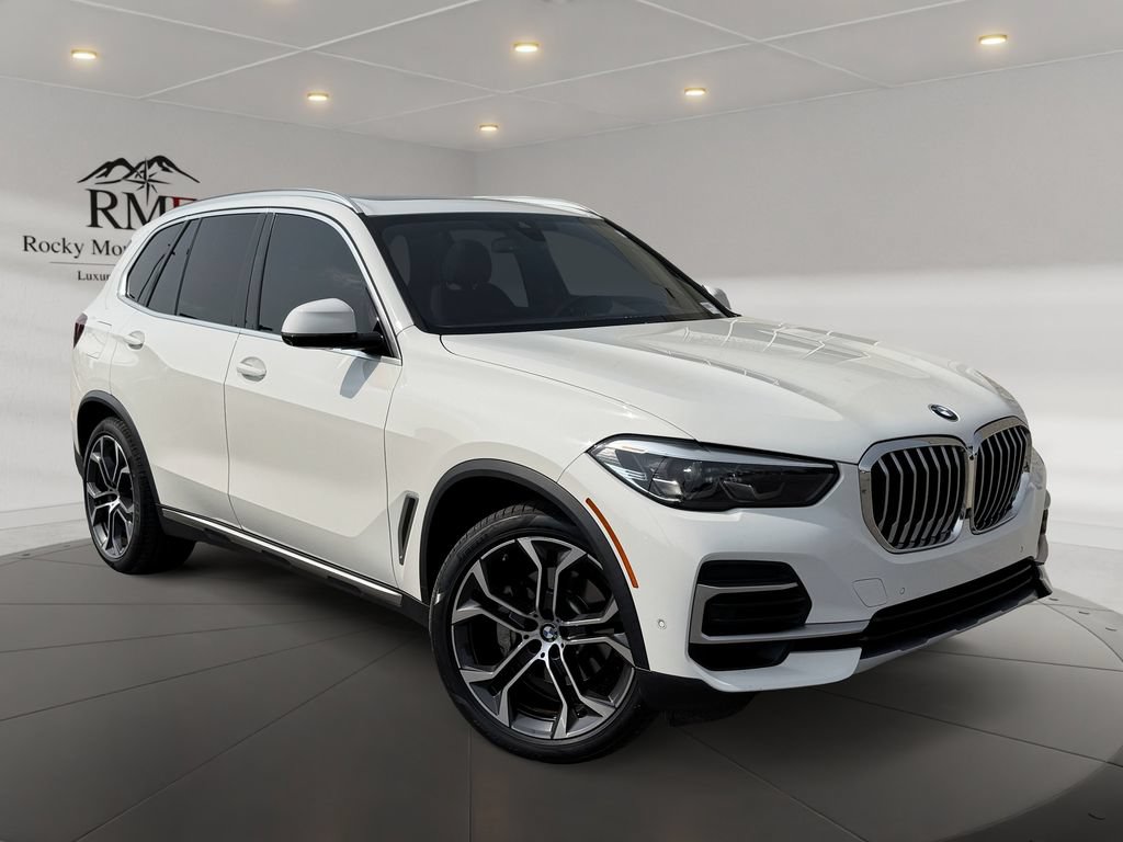 Used 2022 BMW X5 xDrive40i w/ Parking Assistance Package AWD/4WD image 1