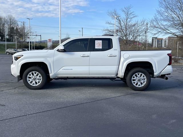 Used 2025 Toyota Tacoma SR5 image 2