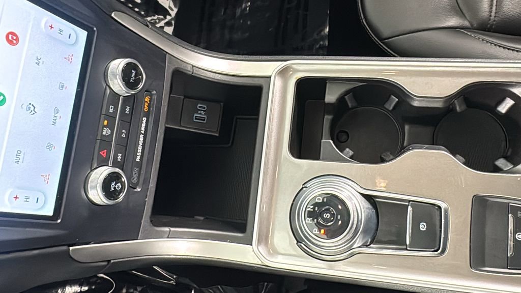 Used 2023 Ford Edge SEL image 30