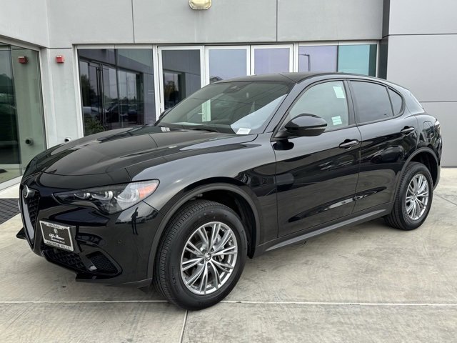 Used 2024 Alfa Romeo Stelvio Sprint image 4