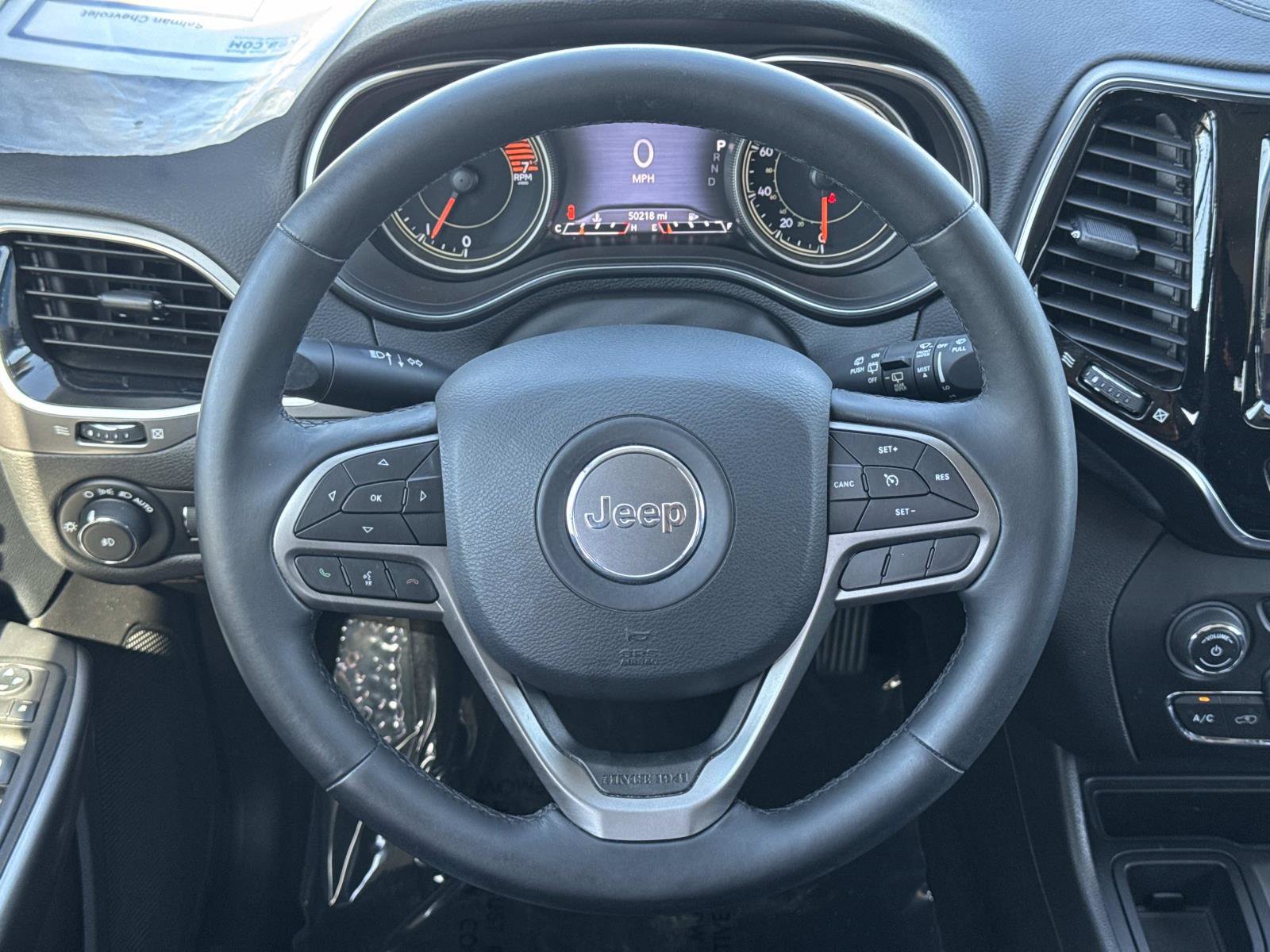 Used 2019 Jeep Cherokee Limited w/ Luxury Group image 10