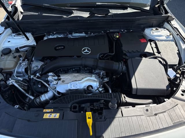 Used 2022 Mercedes-Benz GLB 250 4MATIC w/ Premium Package Lite image 27
