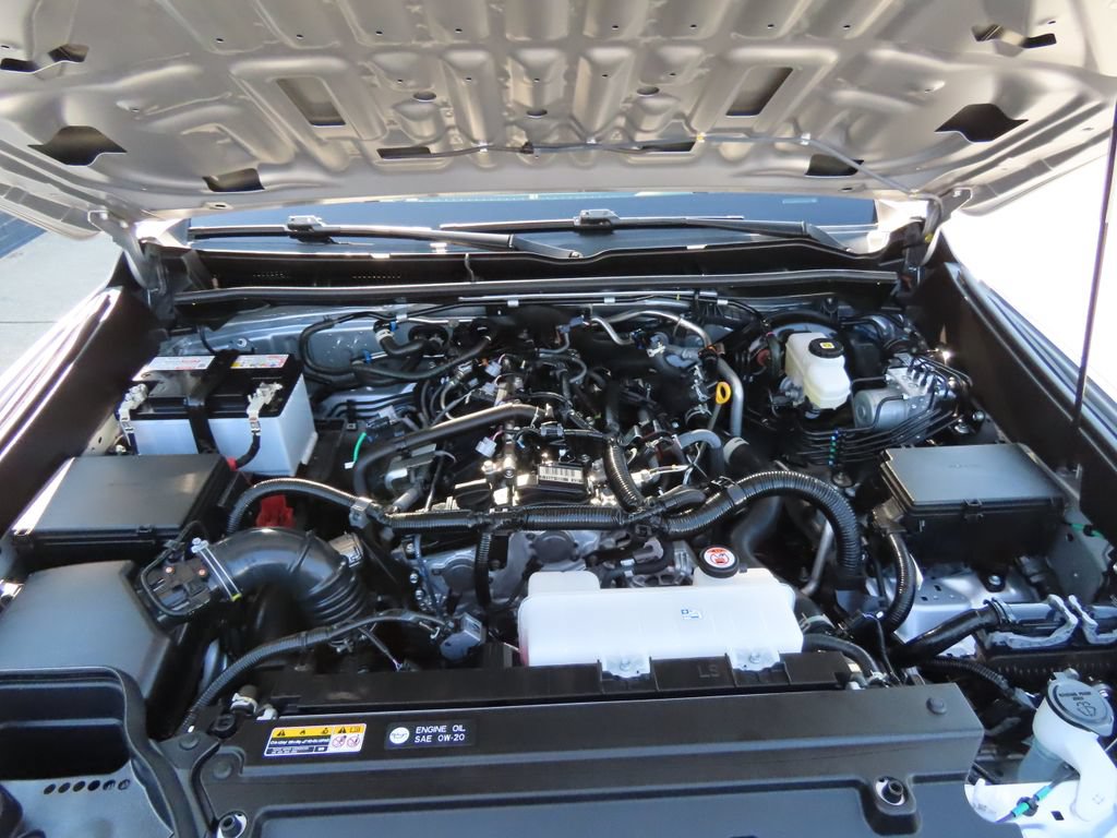 Used 2025 Toyota 4Runner SR5 AWD/4WD image 53