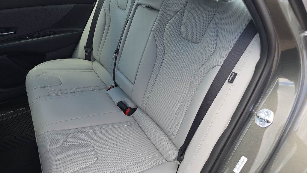 New 2026 Hyundai Elantra Limited FWD image 27