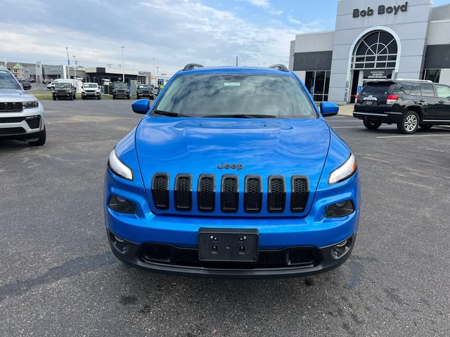 Used 2018 Jeep Cherokee Latitude w/ Altitude Package AWD/4WD image 2
