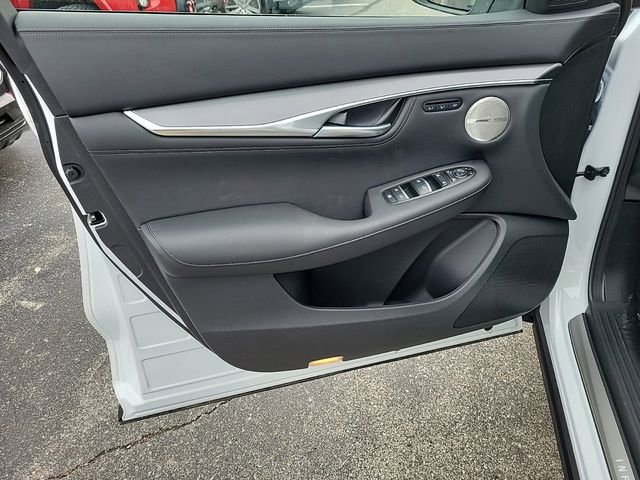 New 2025 INFINITI QX55 Essential image 12
